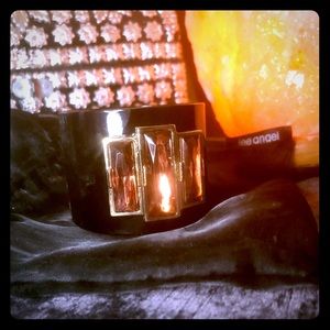 FLASH SALE!! 💋 LEE ANGEL black/topaz hinged cuff